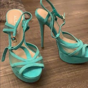 Beautiful blue aldo shoes